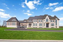 62 Mount Mellick Drive, King, ON, exterior