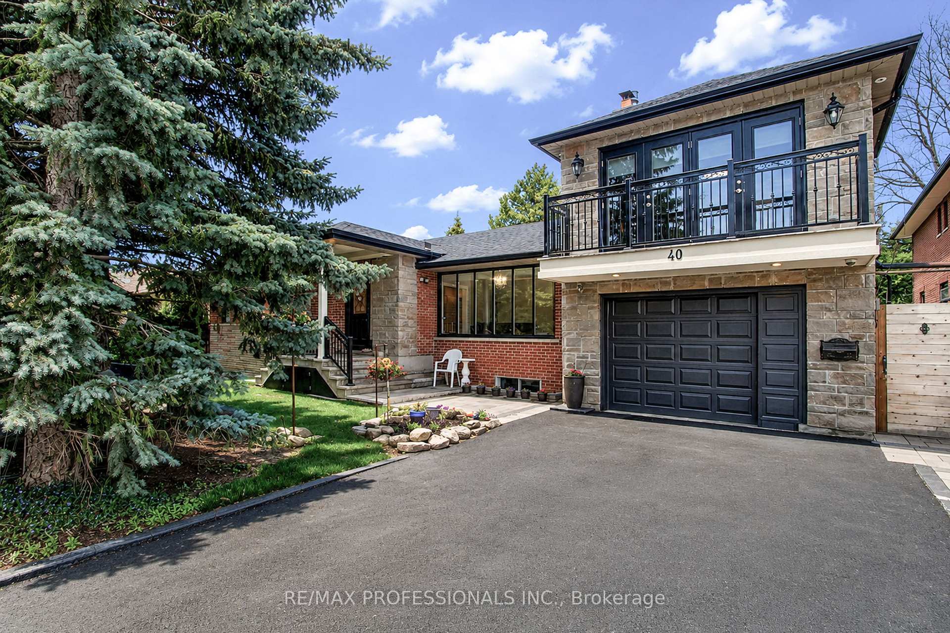 40 Cowley Avenue, Toronto W08, ON, exterior