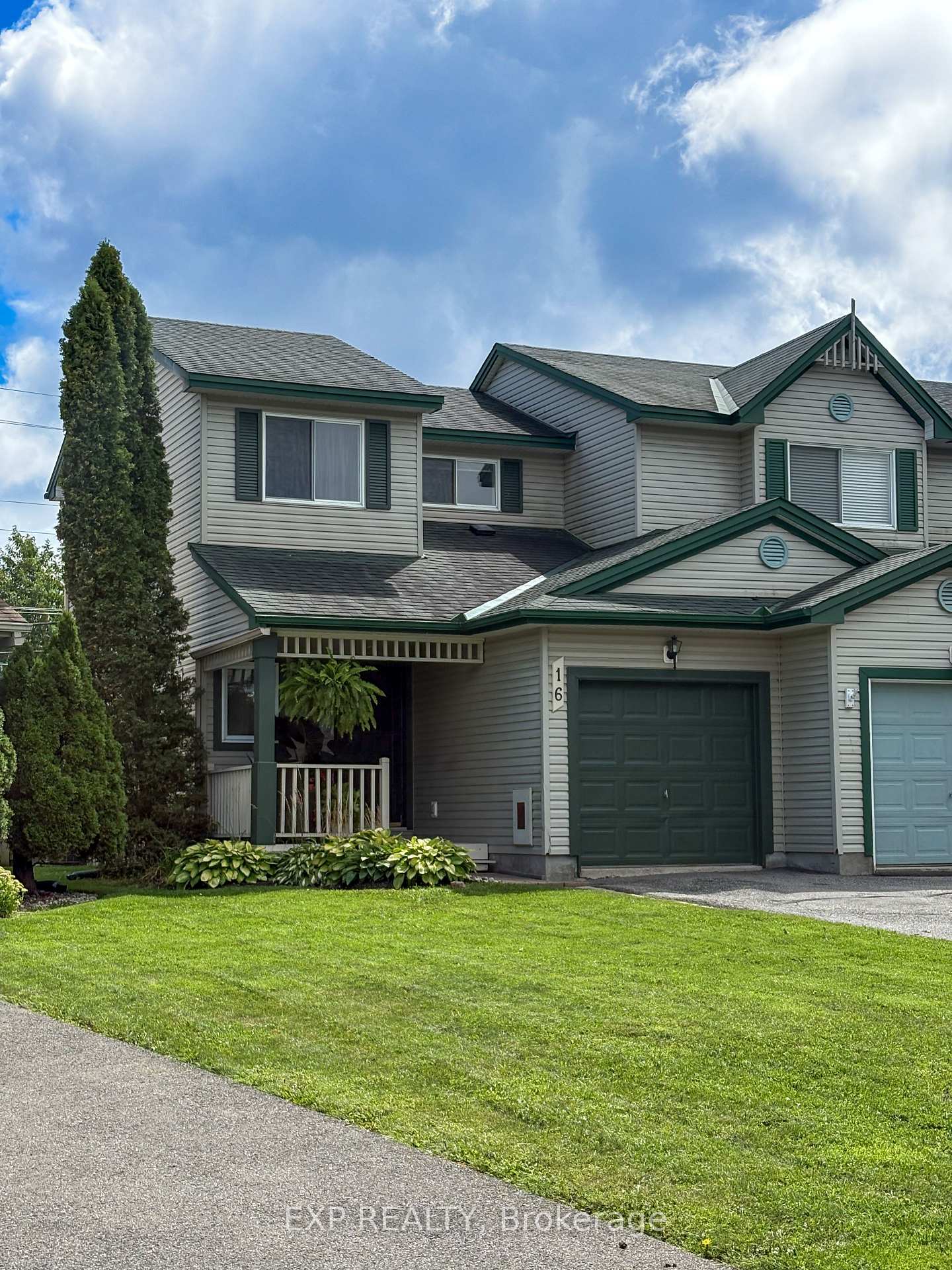 16 Crampton Drive, Carleton Place, ON, exterior