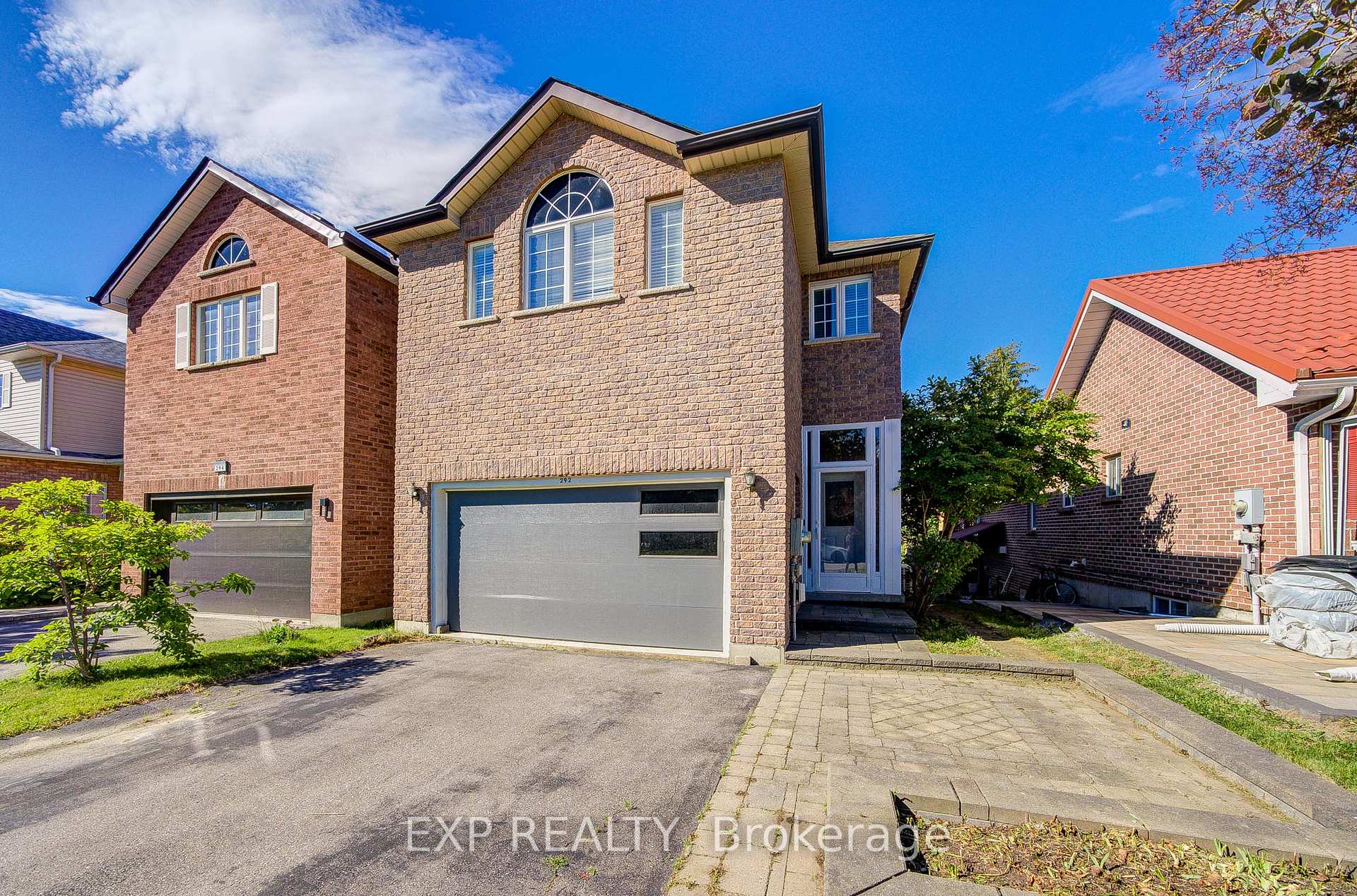 292 Sheridan Court, Newmarket, ON, exterior