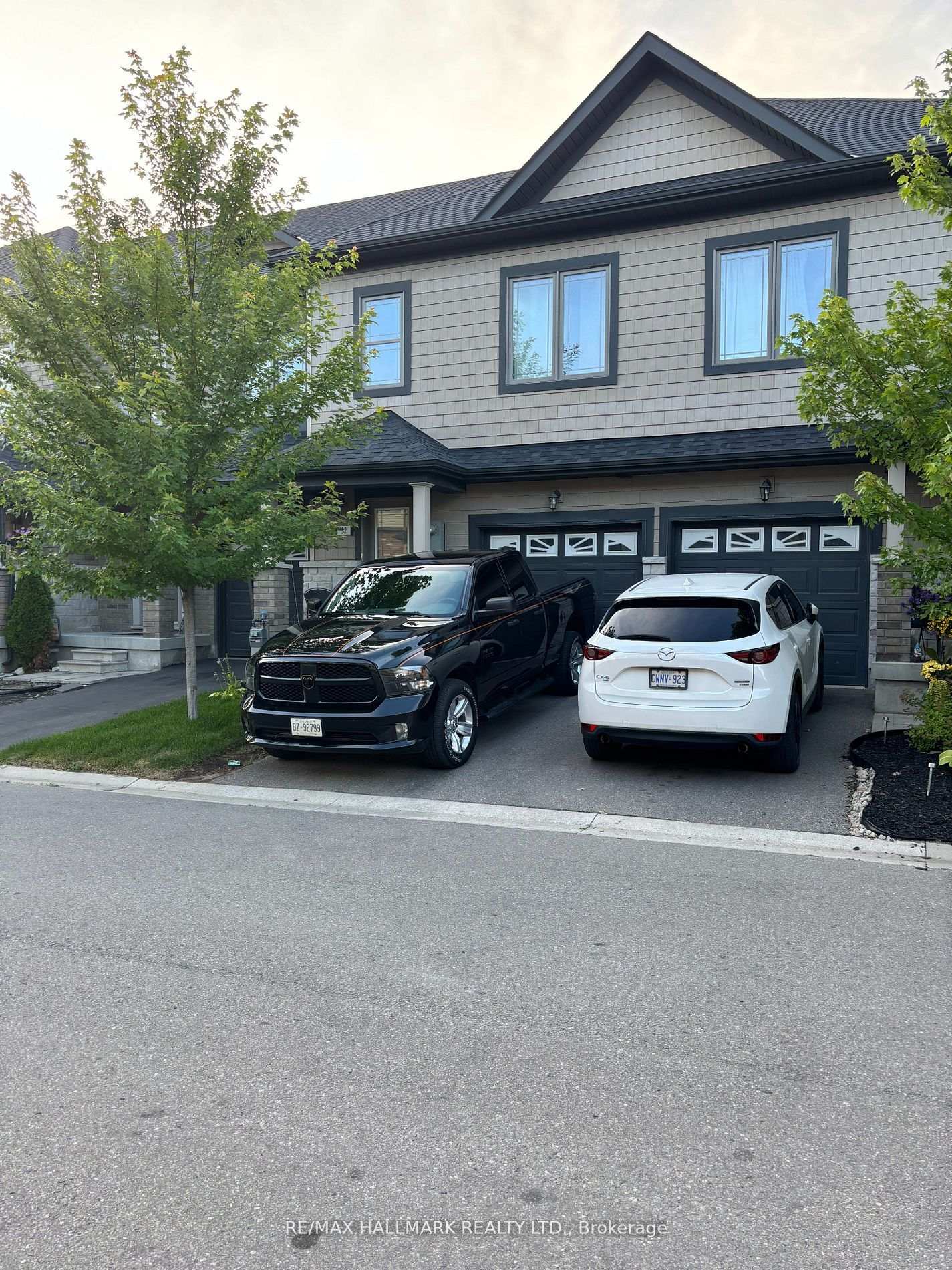 32 Deneb Road, Barrie, ON, exterior