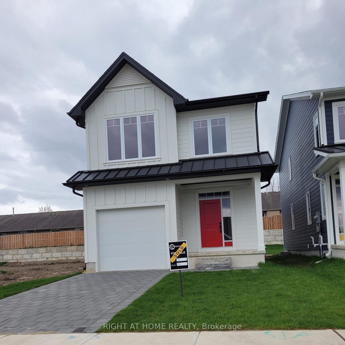 961 Deveron Crescent, London South, ON, exterior