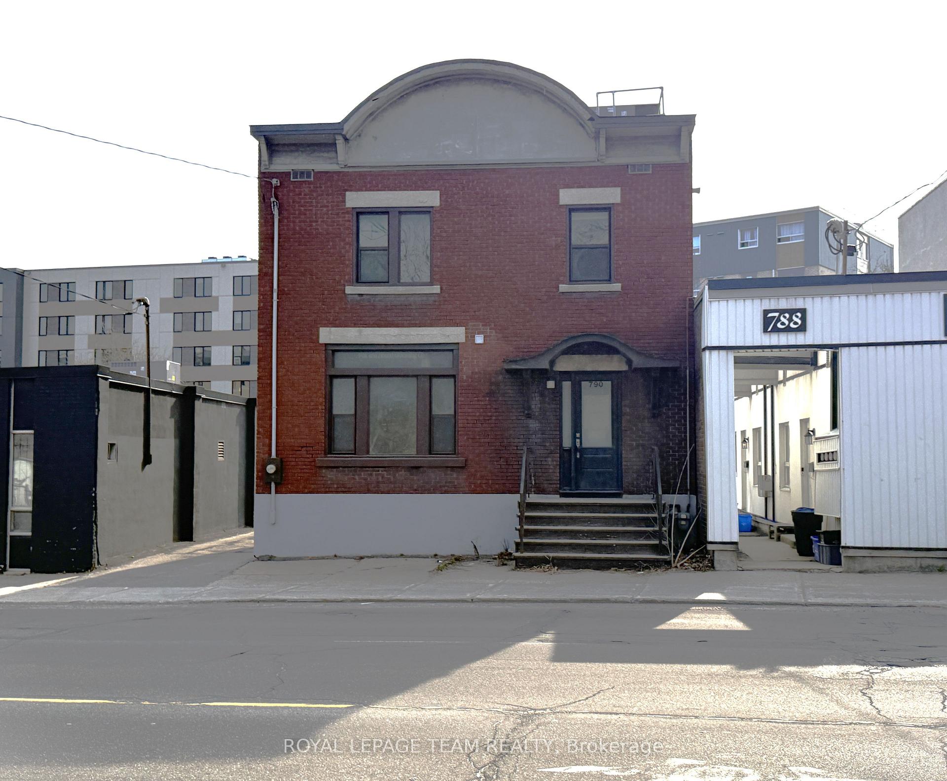 790 Bronson Avenue, Dows Lake - Civic Hospital and Area, ON, exterior