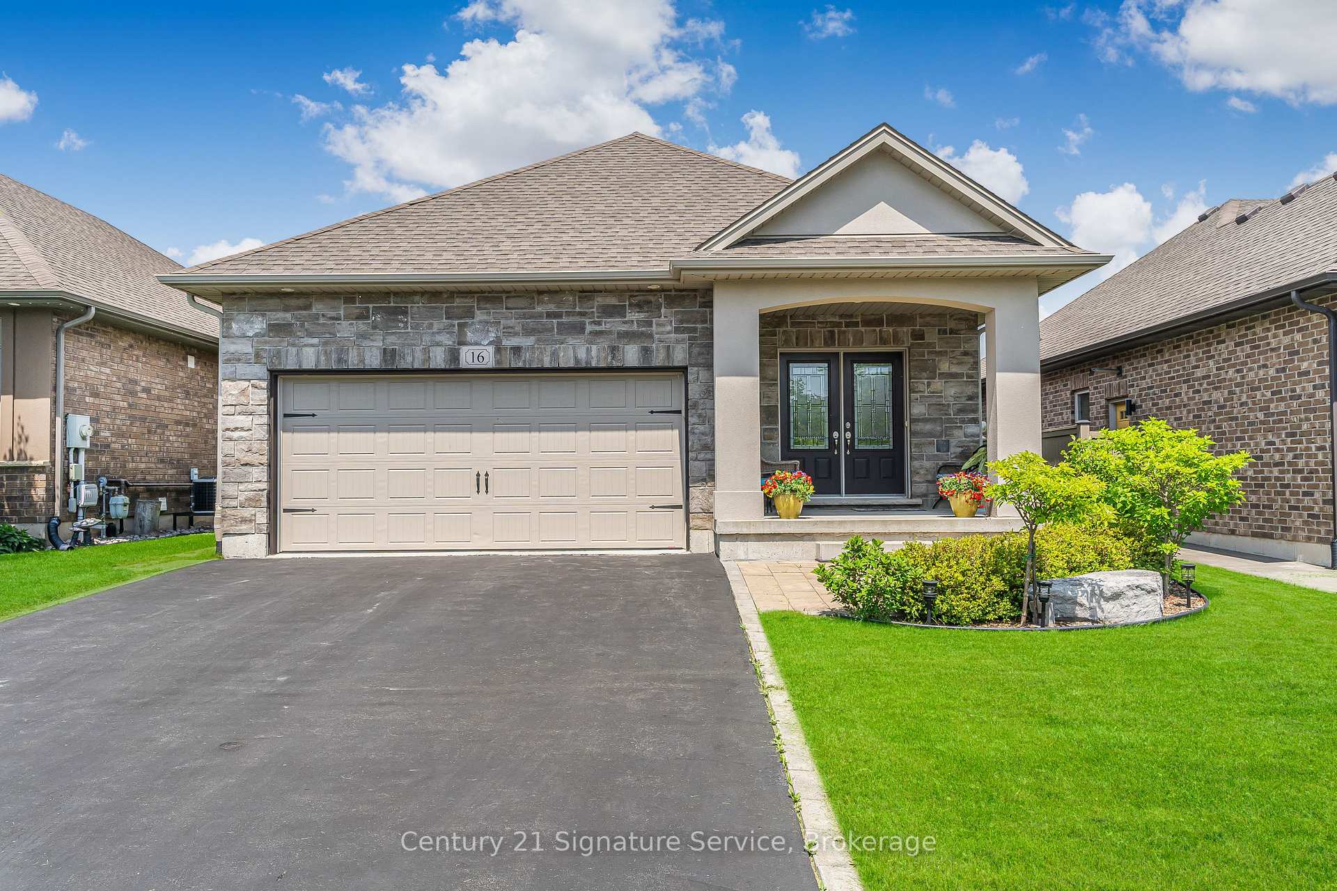 16 Gaiser Road, Welland, ON, exterior