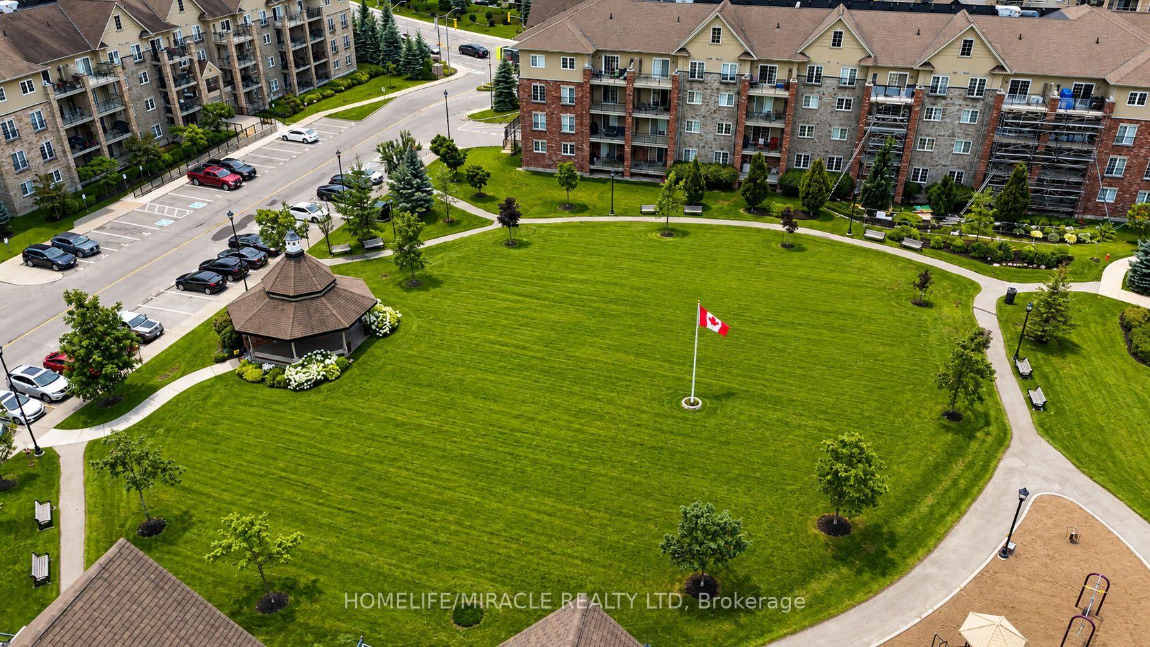 312 - 39 Ferndale Drive S, Barrie, ON, exterior