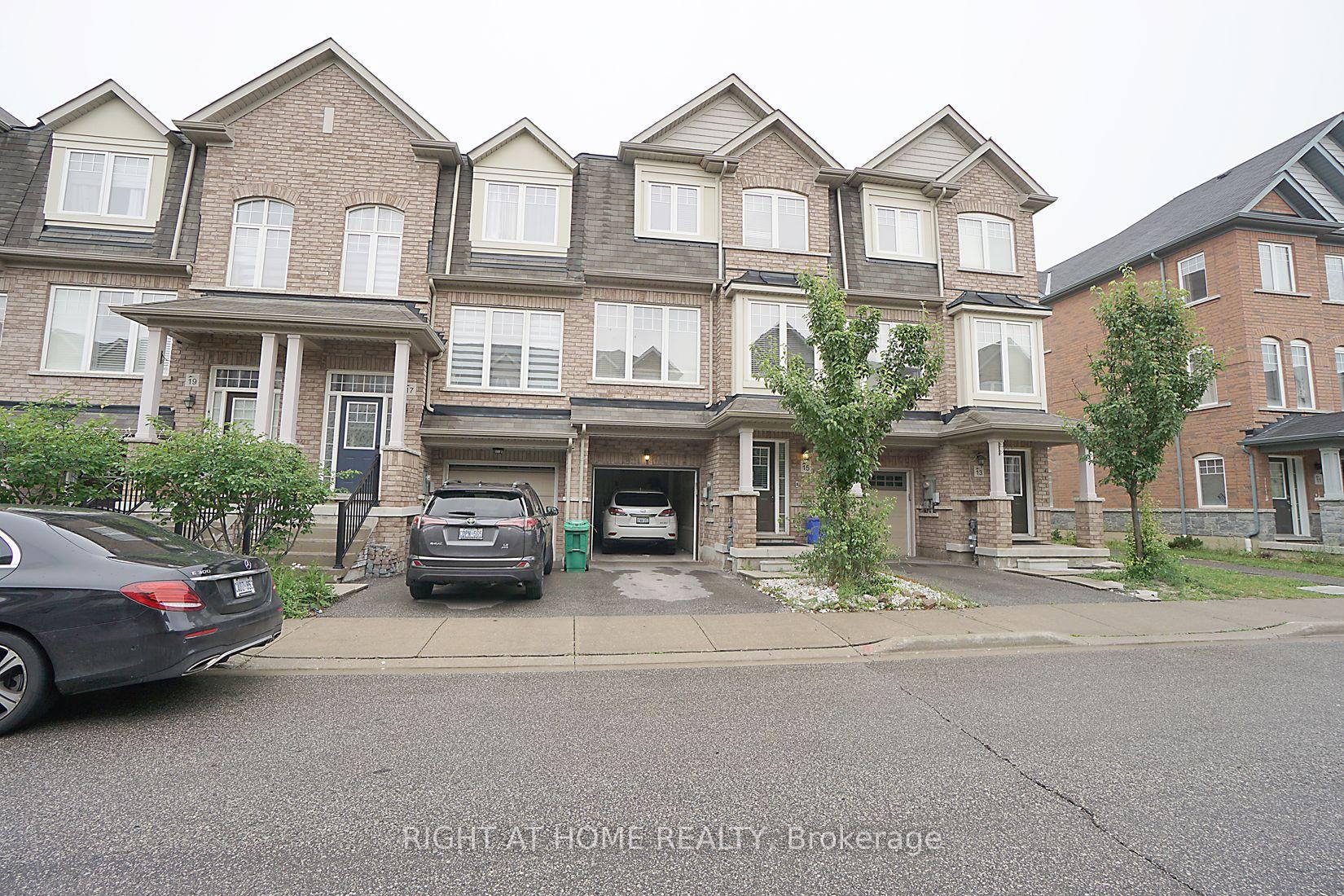 15 Magdalene Crescent, Brampton, ON, exterior