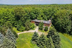15135 Rockside Road, Caledon, ON, exterior