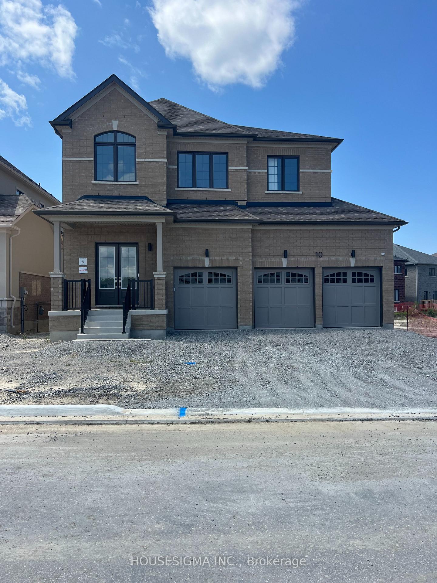 10 Max Bulmer Court, Georgina, ON, exterior