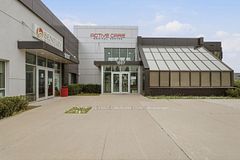 1807 Wonderland Road N, London North, ON, exterior