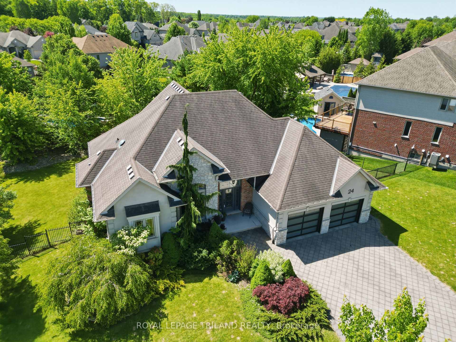 24 Earlscourt Terrace, Middlesex Centre, ON, exterior
