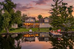 66 West Street N, Kawartha Lakes, ON, exterior
