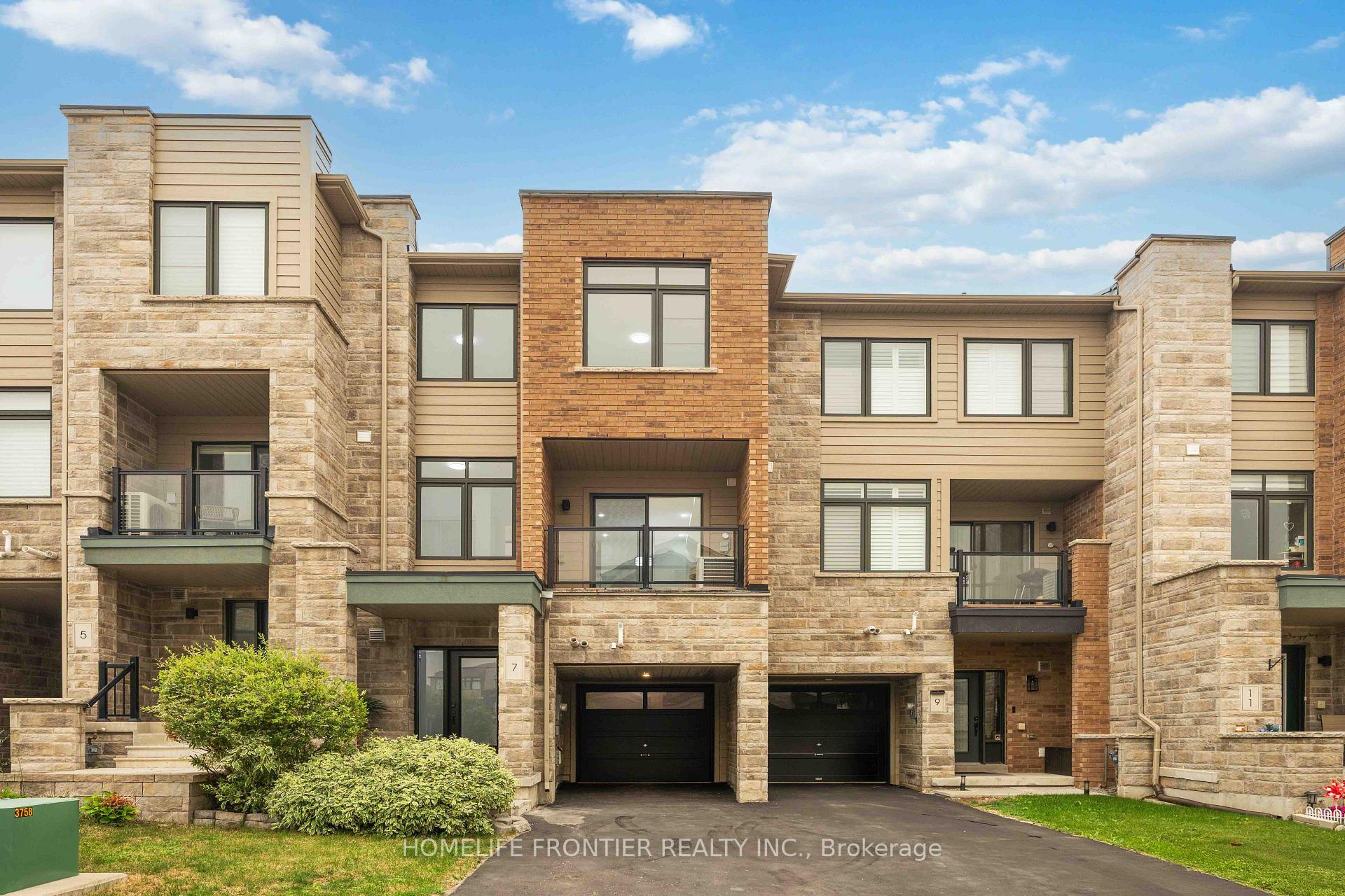 7 Vantage Loop, Newmarket, ON, exterior