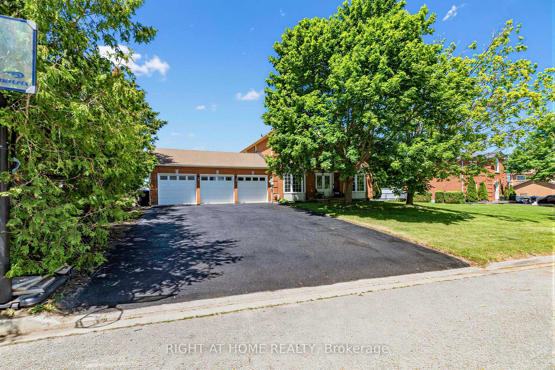 2114 Hughes Drive, Innisfil, ON, exterior