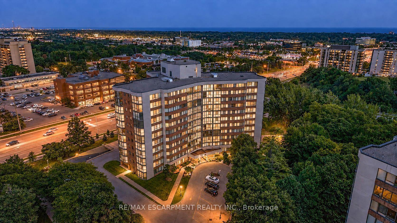 202 - 1230 Marlborough Court, Oakville, ON, exterior