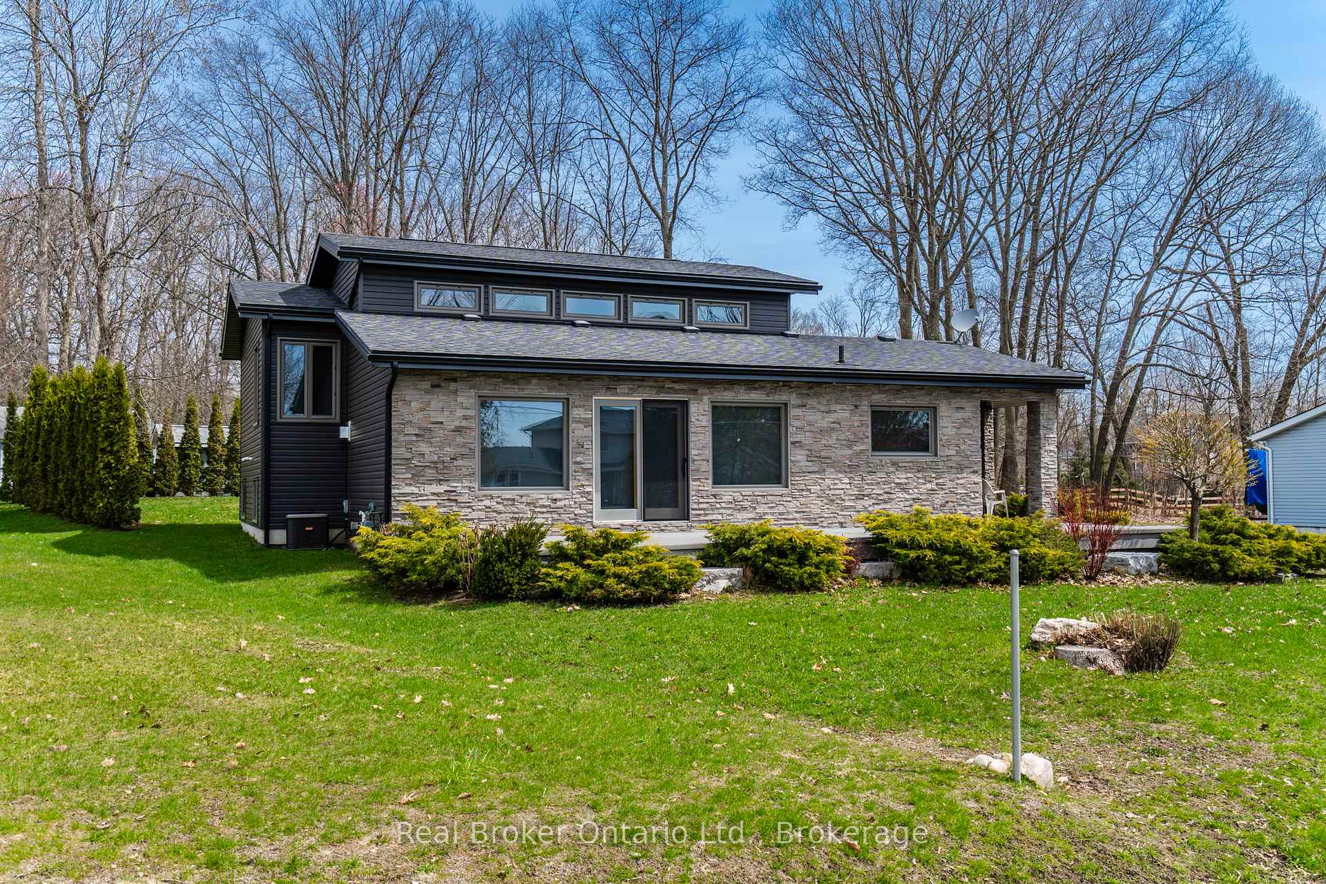 280 Peek-a-Boo Trail, Tiny, ON, exterior