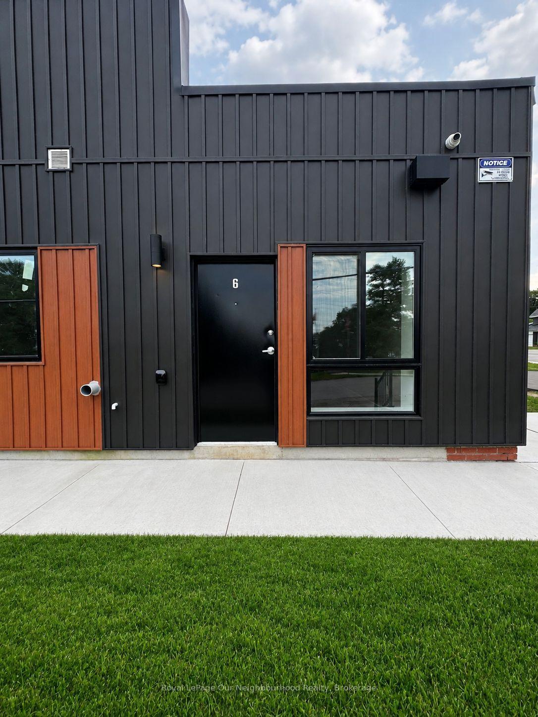 2 - 199 Pine Street, Tay, ON, exterior