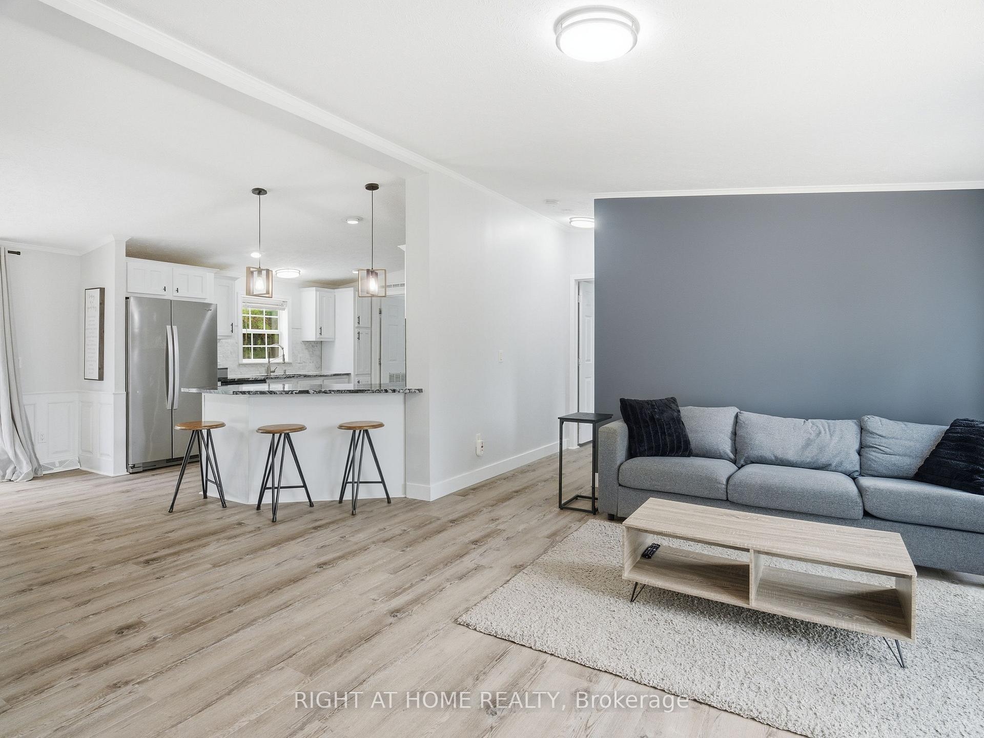 8168 Laidlaw Avenue, Ramara, ON, exterior