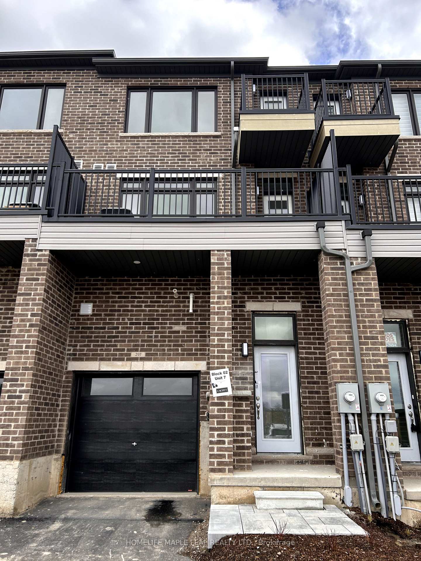 207 - 585 Colborne Street, Brantford, ON, exterior