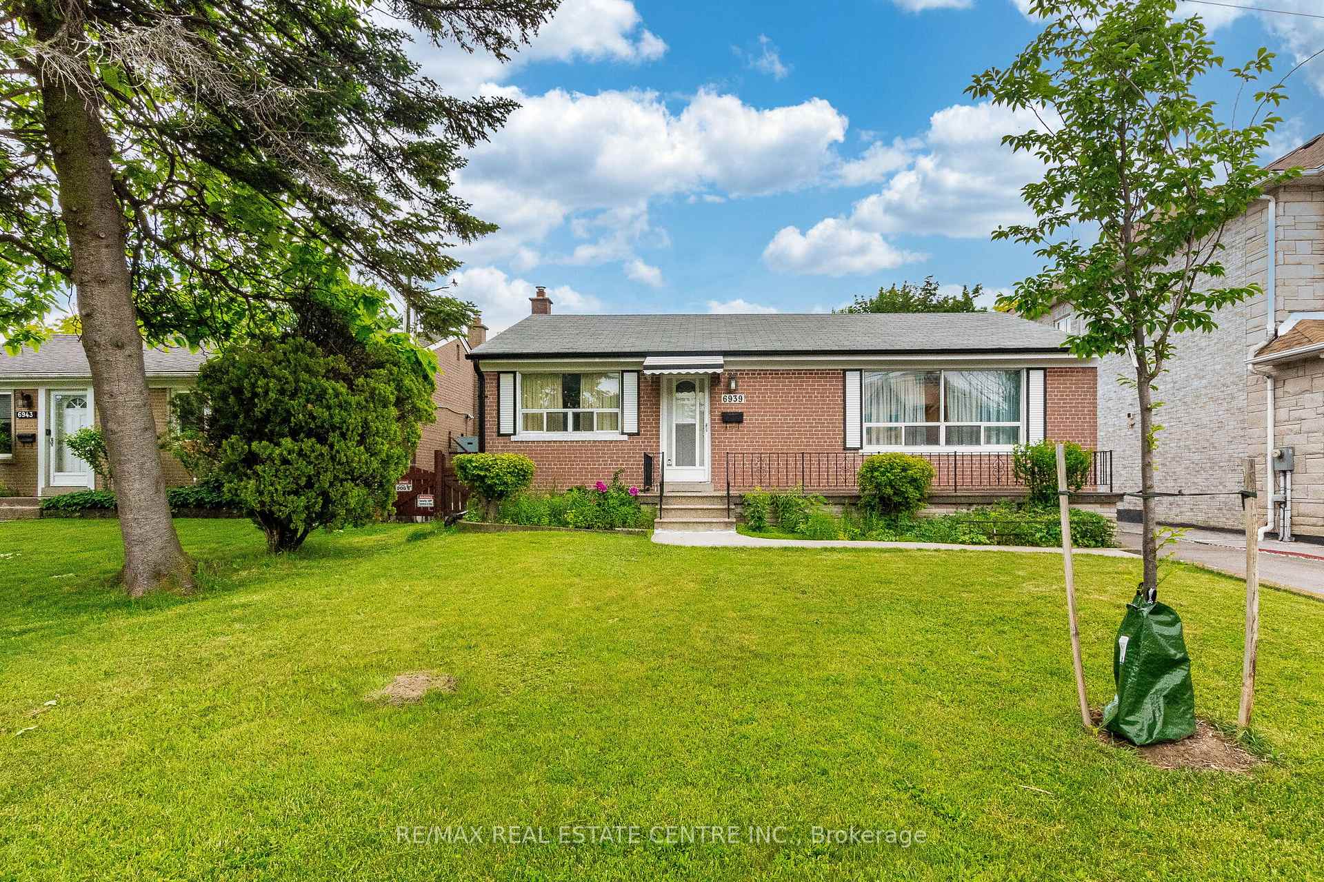 6939 Justine Drive, Mississauga, ON, exterior