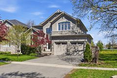 2363 Yolanda Drive, Oakville, ON, exterior