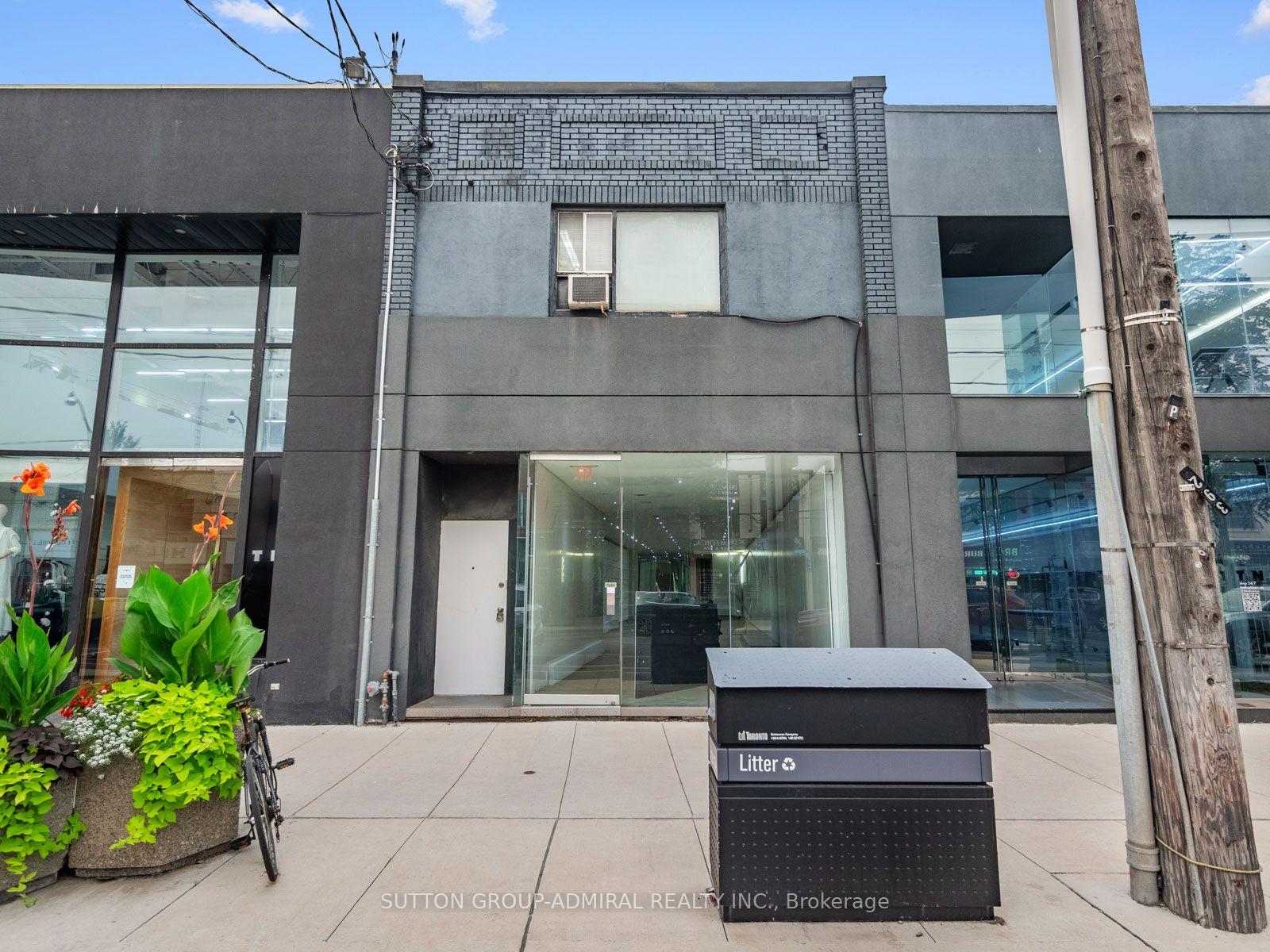 392 Eglinton Avenue W, Toronto C04, ON, exterior