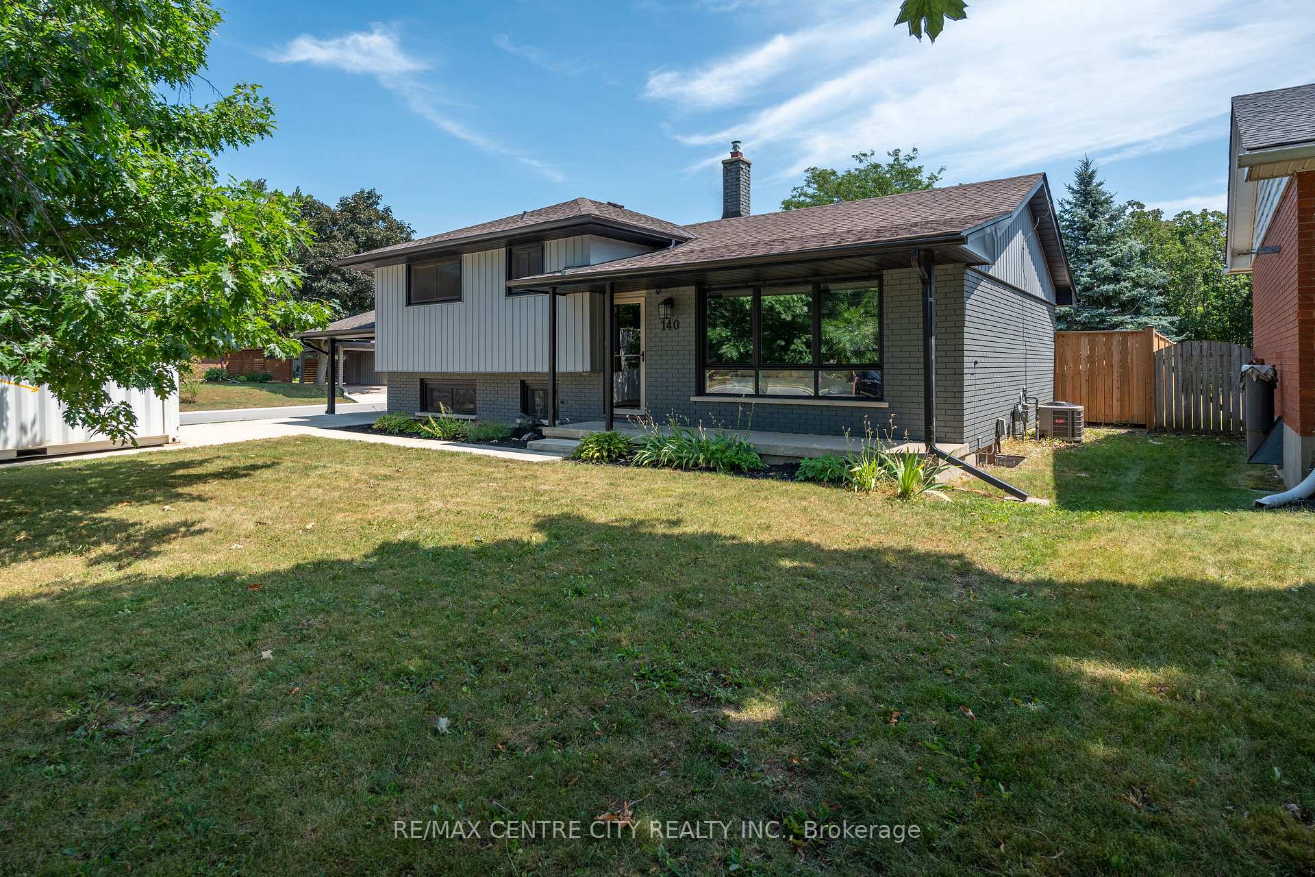 140 Oakwood Place, Thames Centre, ON, exterior