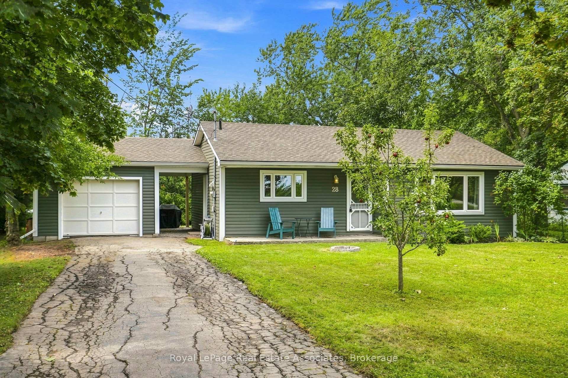 28 Kelson Avenue S, Grimsby, ON, exterior