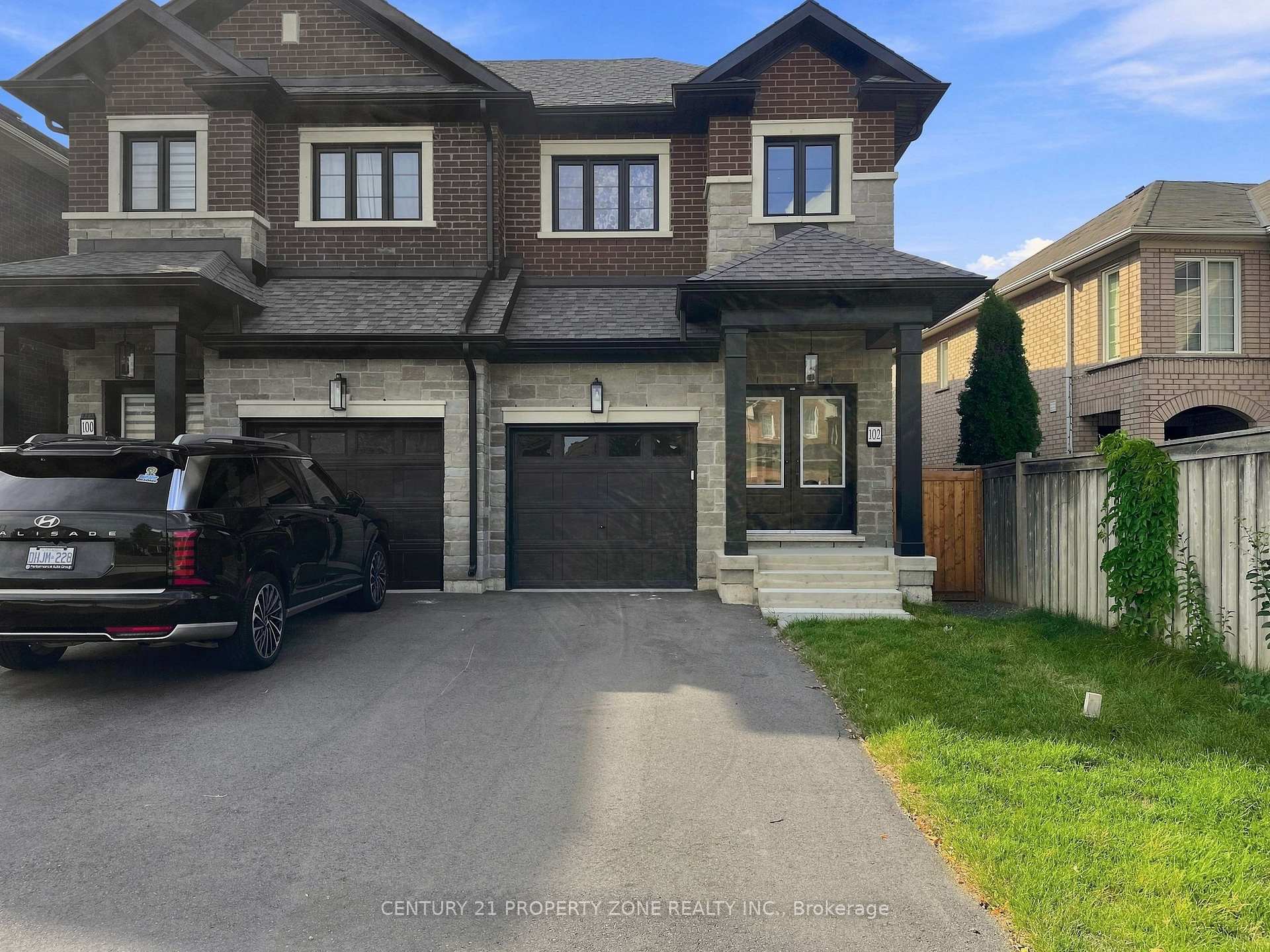 102 Cadillac Crescent, Brampton, ON, exterior