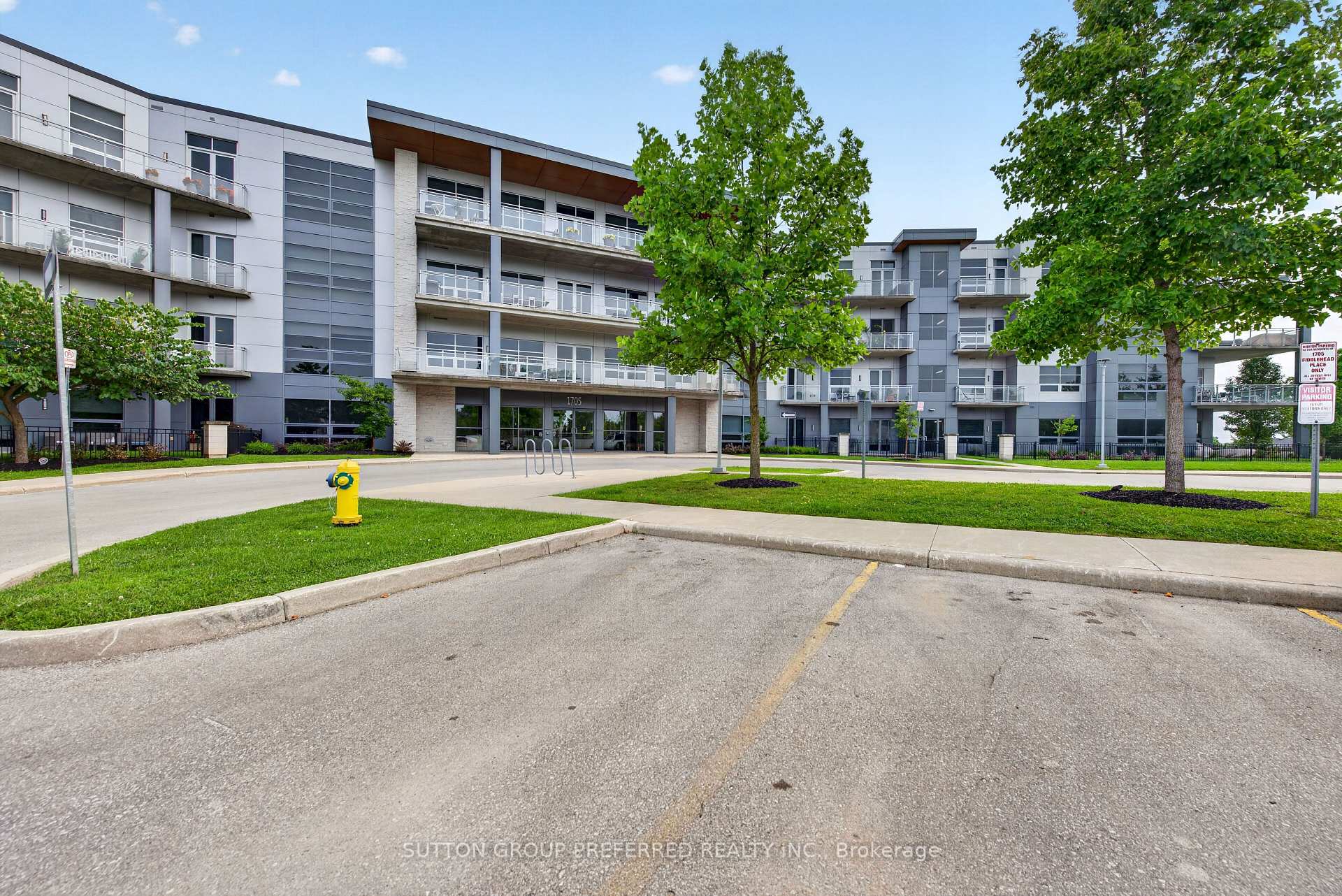 102 - 1705 Fiddlehead Place, London North, ON, exterior