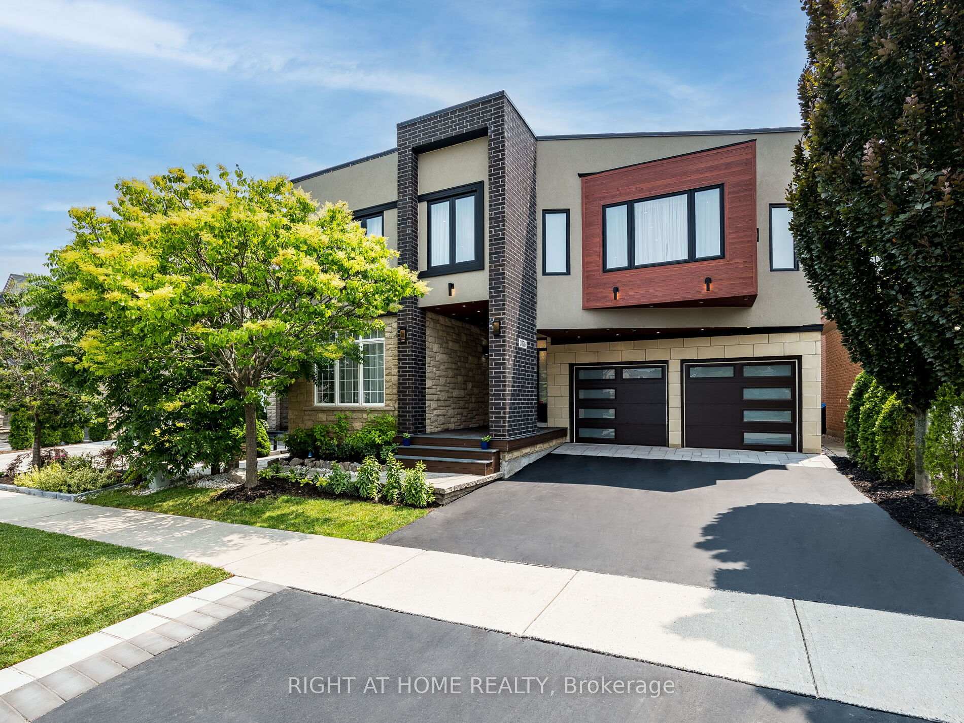 3176 Stocksbridge Avenue, Oakville, ON, exterior