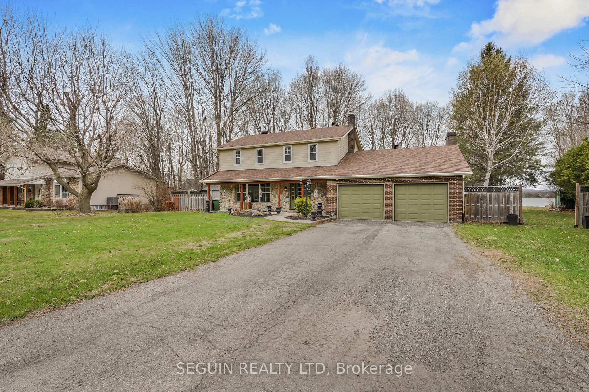 2865 Front Road, East Hawkesbury, ON, exterior