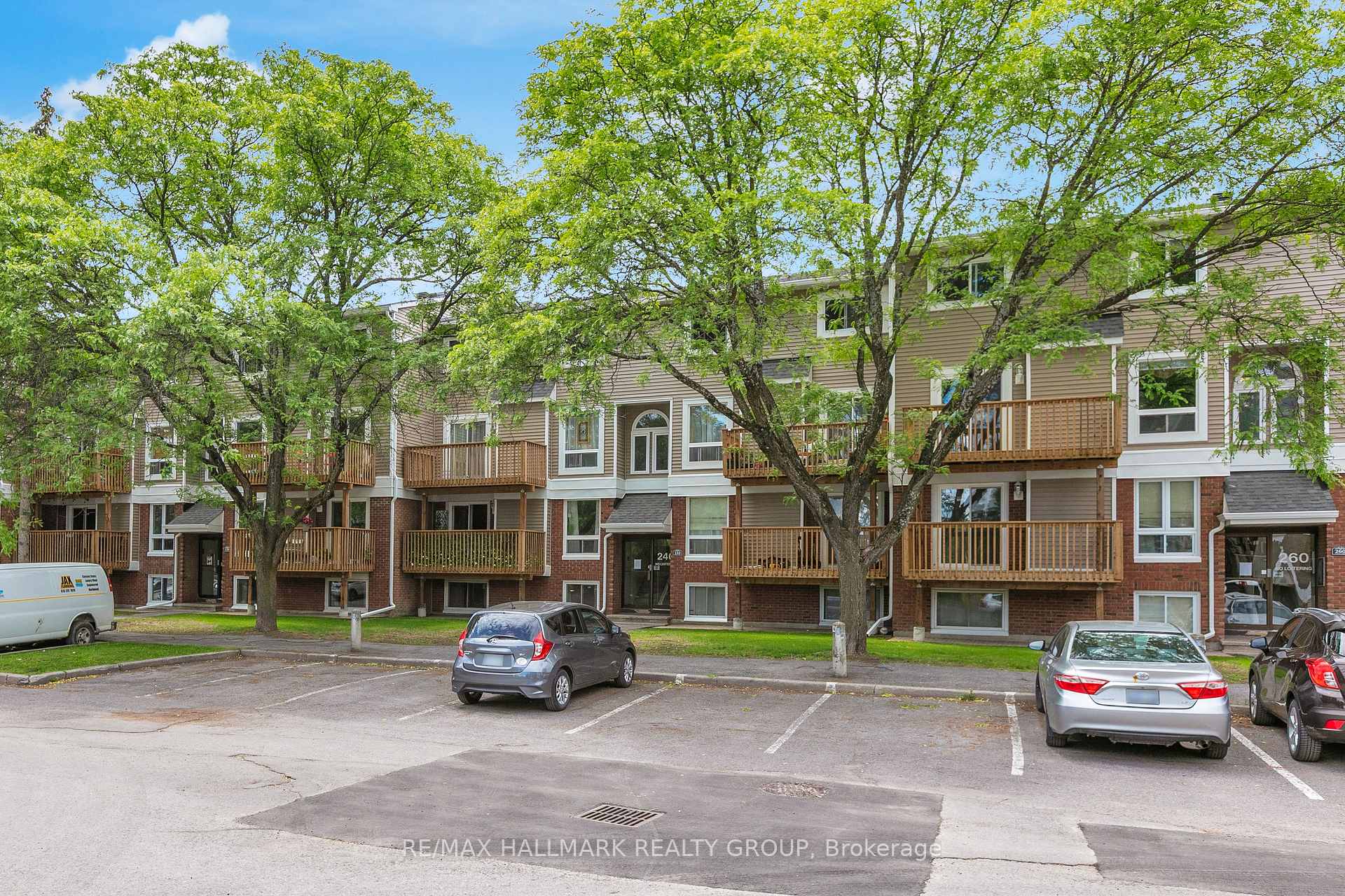 1 - 240 Fenerty Court, Kanata, ON, exterior