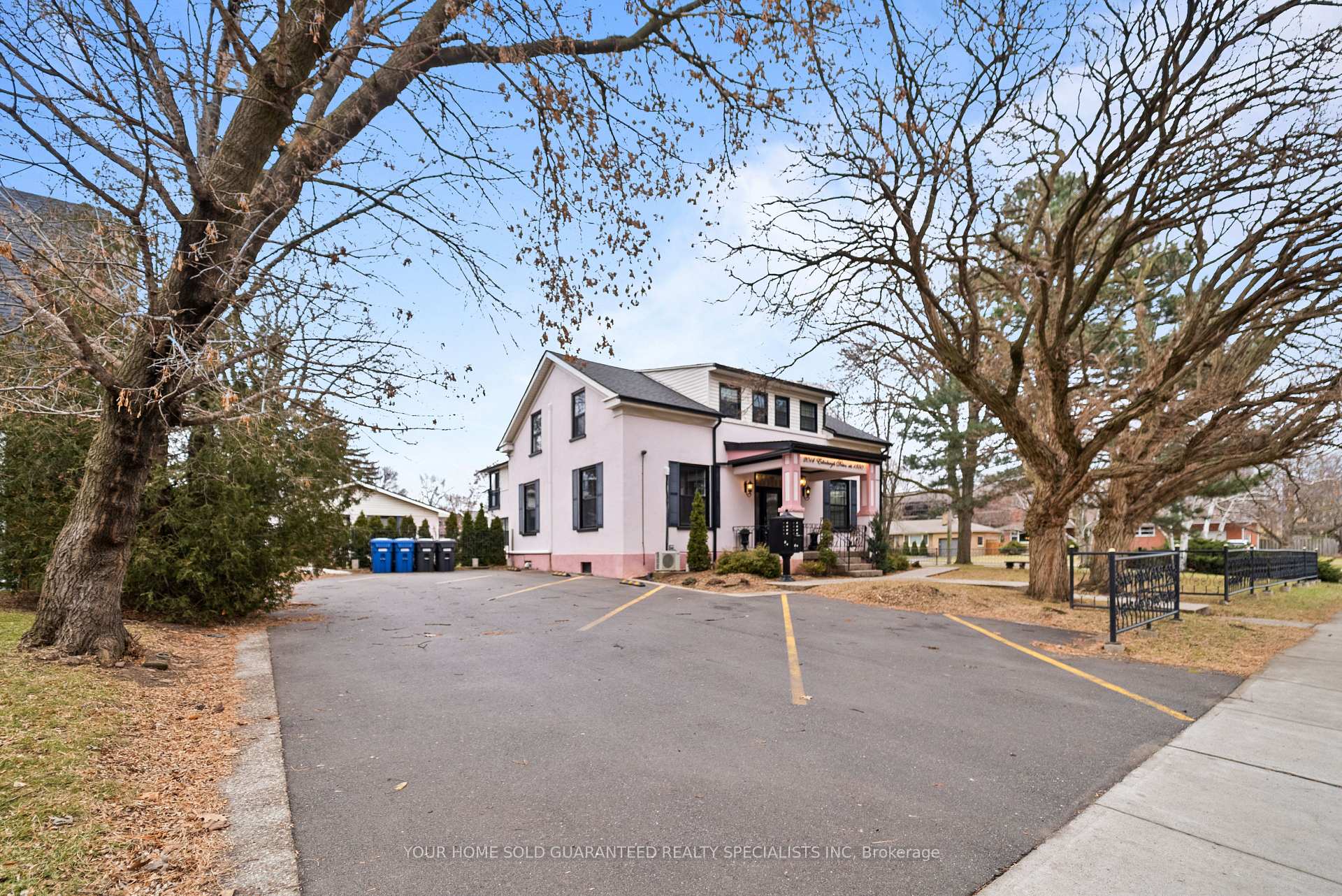2014 Edinburgh Drive, Burlington, ON, exterior