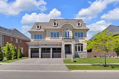 32 Hogan Court, King, ON, exterior
