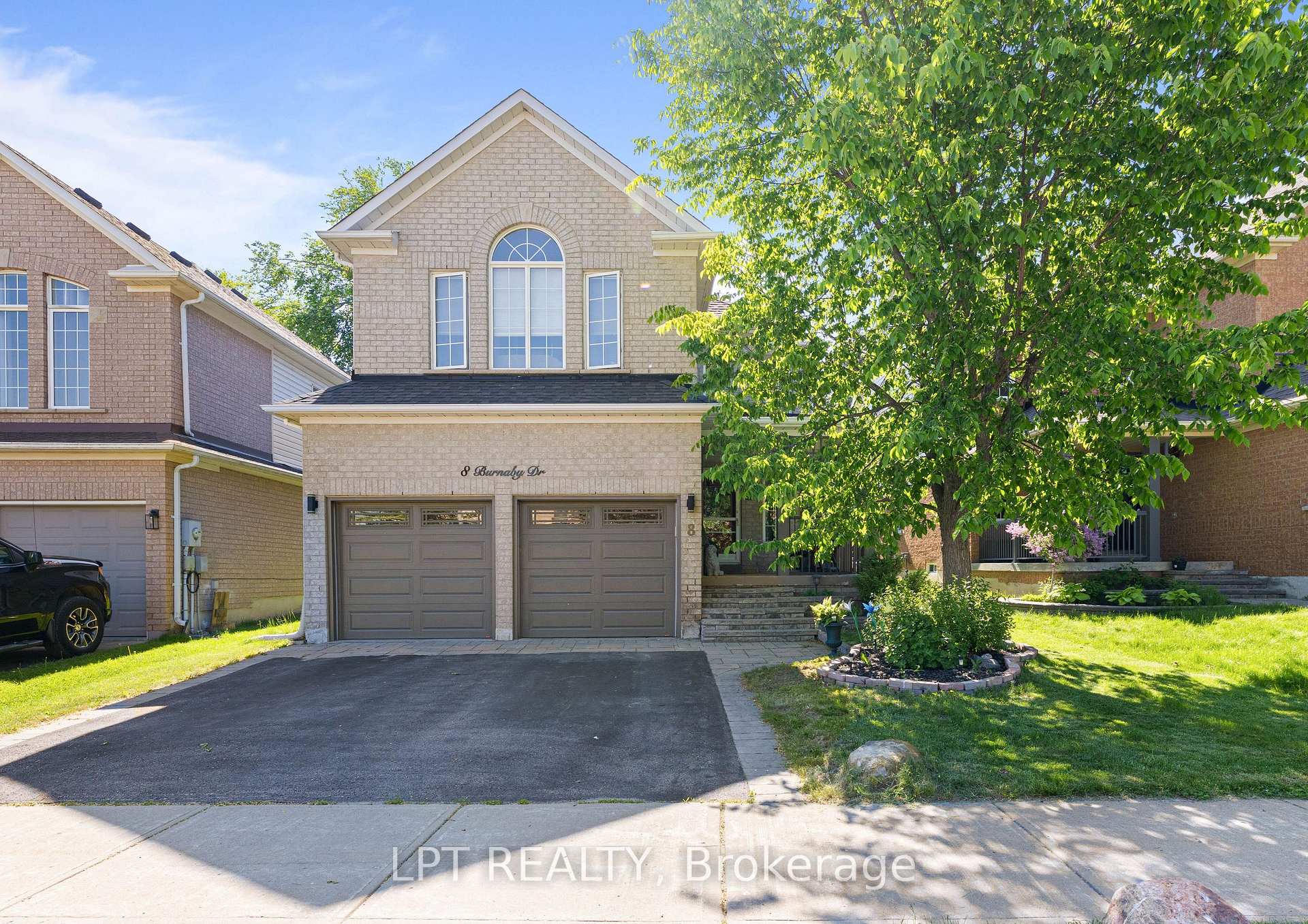 8 Burnaby Drive, Georgina, ON, exterior