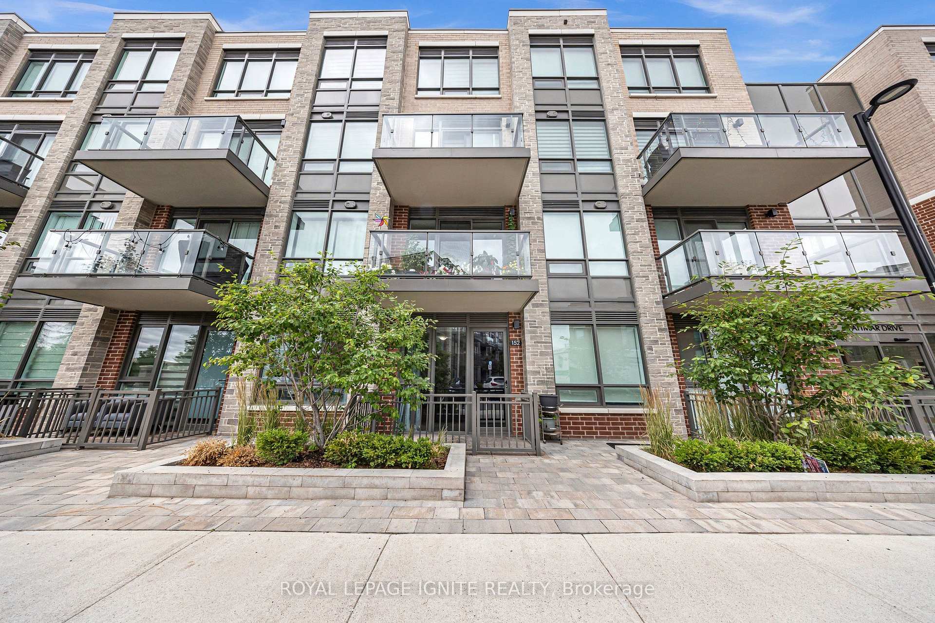 152 - 65 Attmar Drive, Brampton, ON, exterior