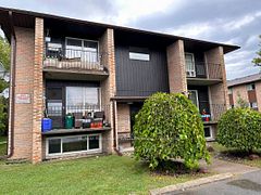 102 - 106 Lansdowne Street, Peterborough, ON, exterior