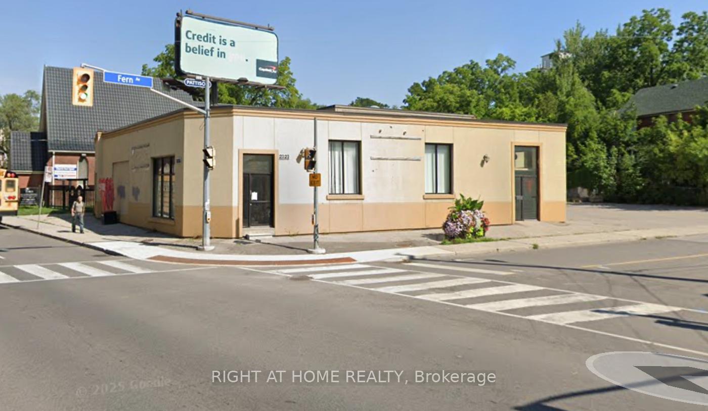 2121 Weston Road, Toronto W04, ON, exterior