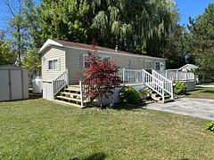 15 Huron Circle, Wasaga Beach, ON, exterior