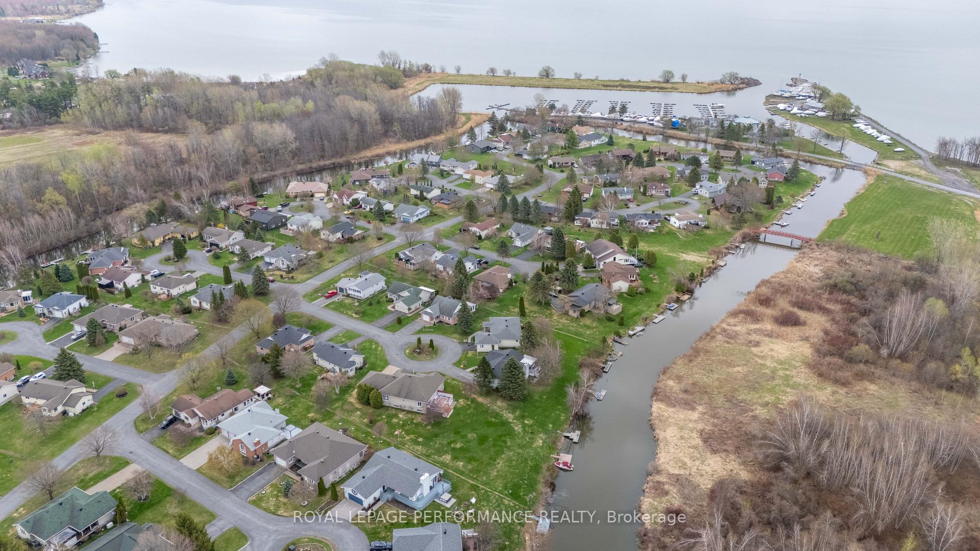 6263 MacDonald Court, South Glengarry, ON, exterior