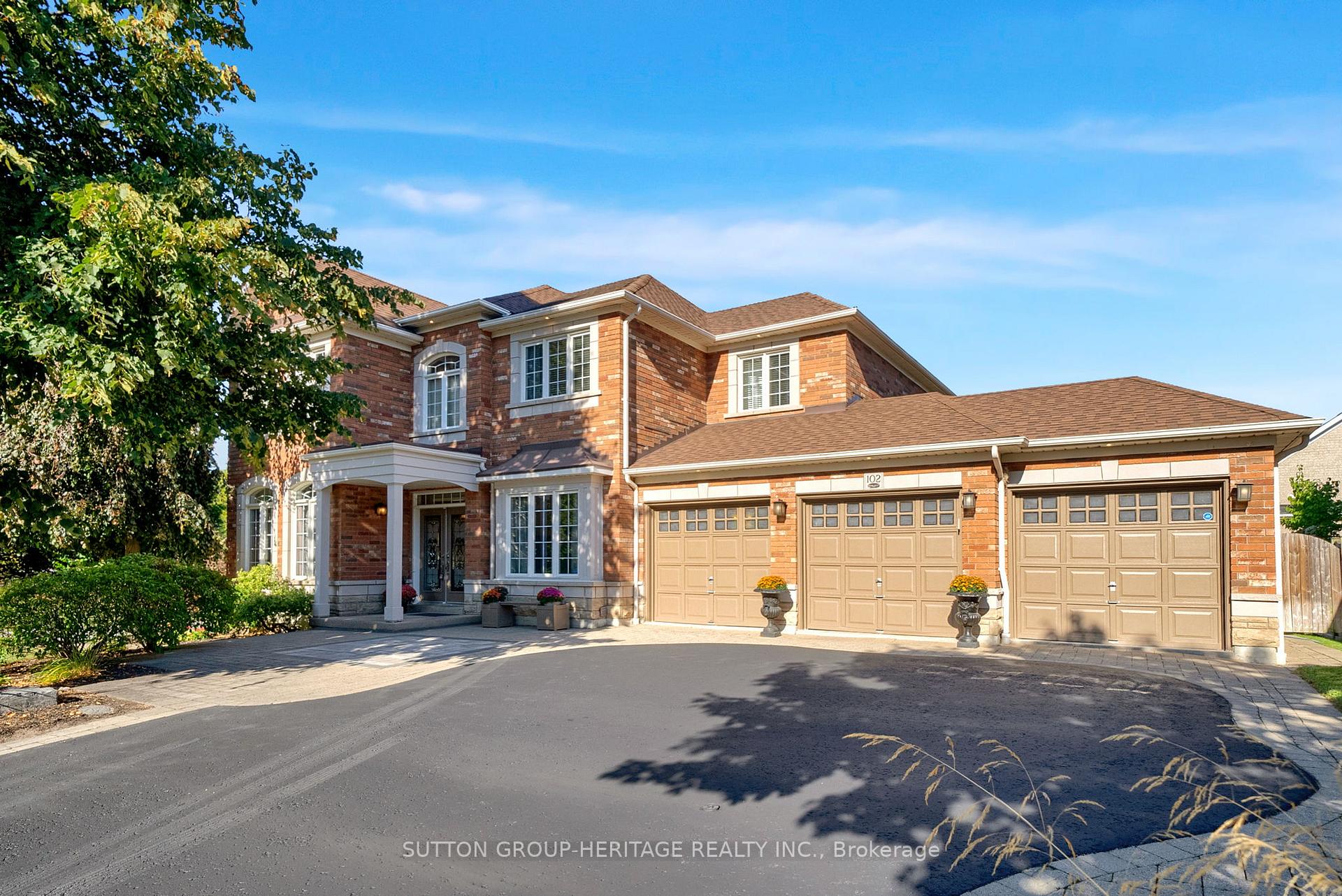 102 Kennett Drive, Whitby, ON, exterior
