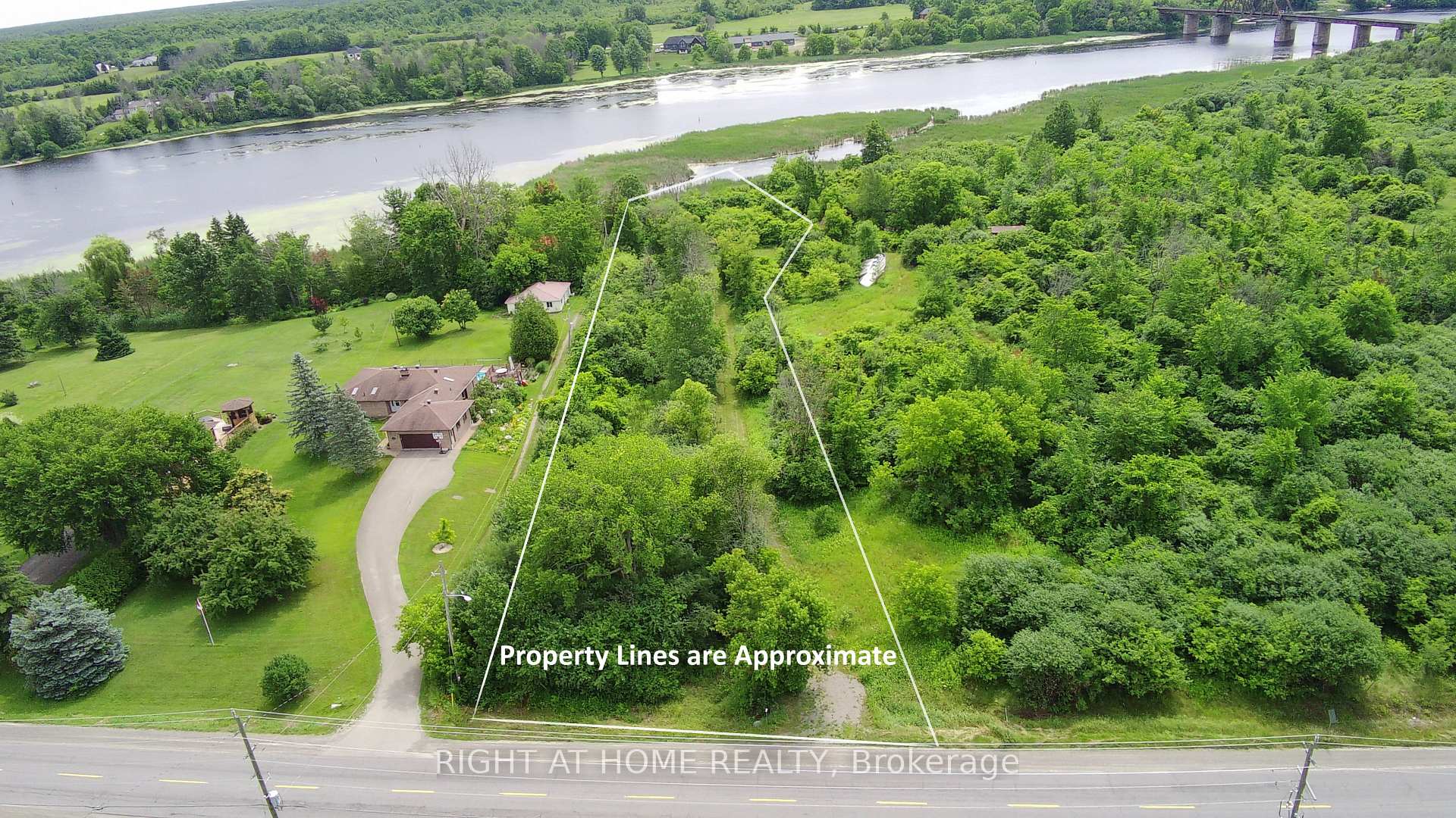 00 HERITAGE Drive, Montague, ON, exterior