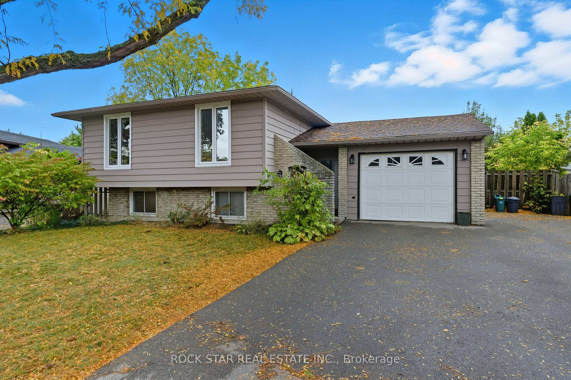 Bsmt - 111 Britten Close, Hamilton, ON, exterior