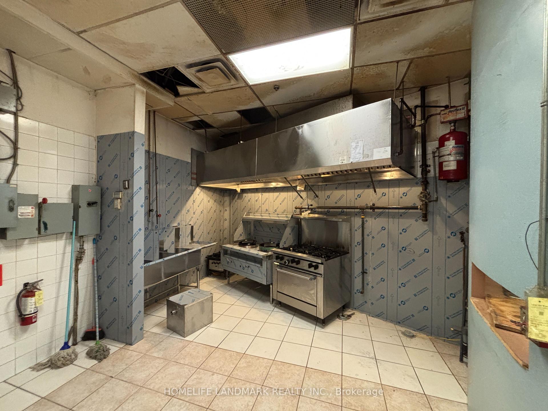 F9 - 8 Glen Watford Drive, Toronto E07, ON, exterior