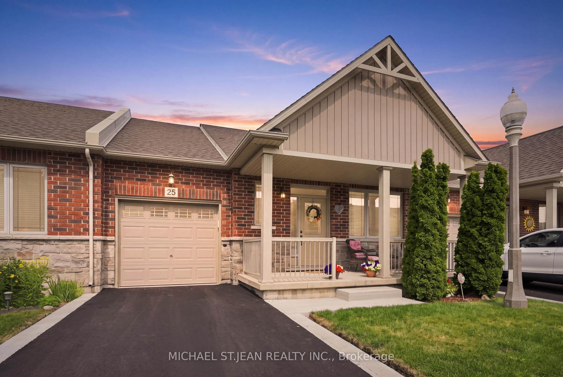 25 Stickland Lane, Hamilton, ON, exterior