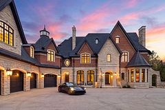 142 Manitou Drive, King, ON, exterior