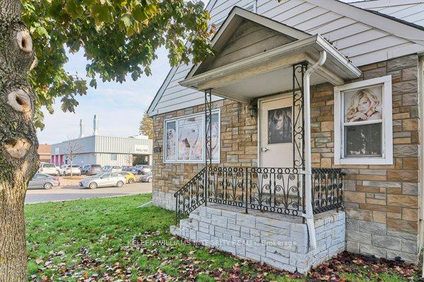 276 Mcarthur Avenue, Vanier and Kingsview Park, ON, exterior