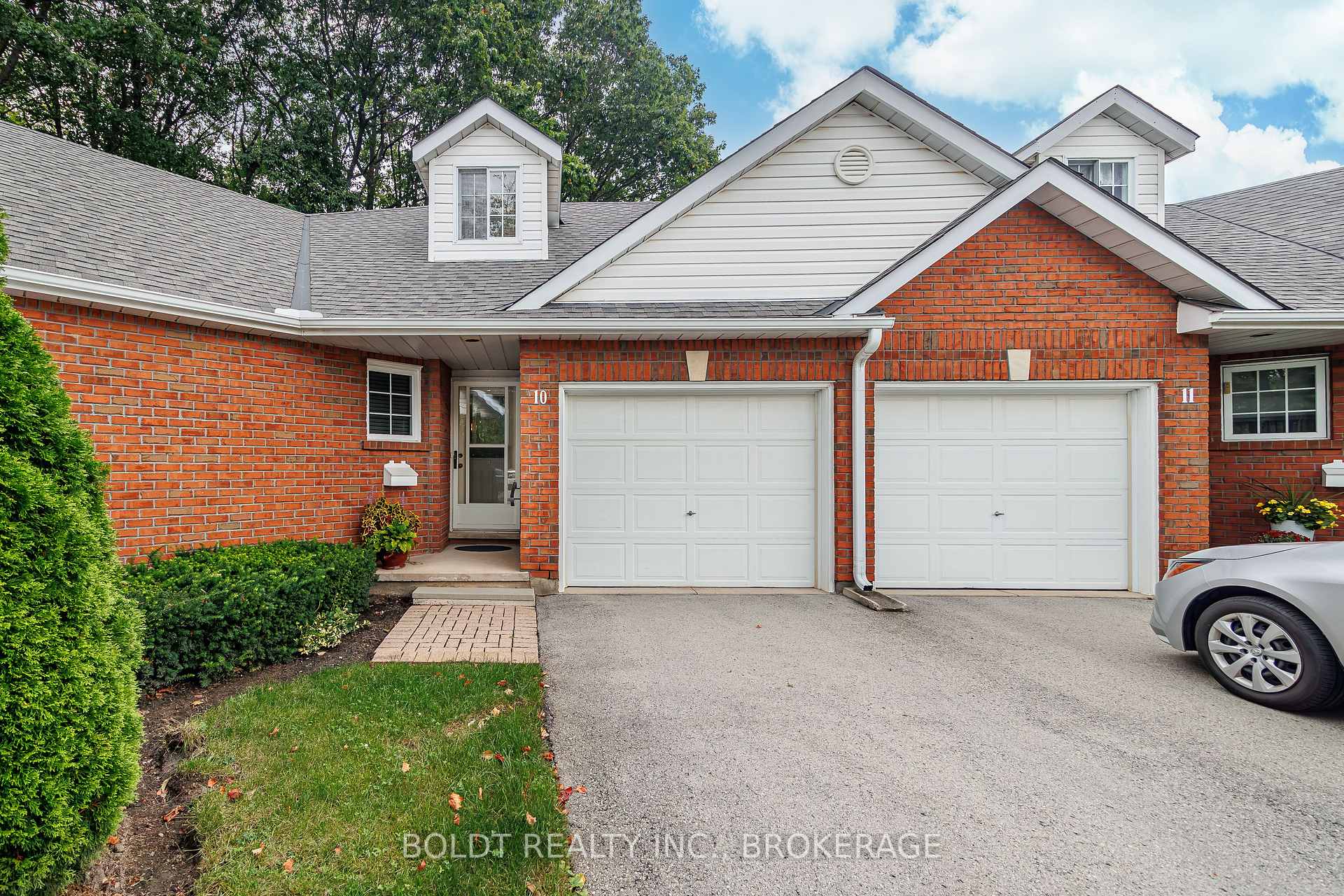 10 - 7370 Monastery Drive, Niagara Falls, ON, exterior
