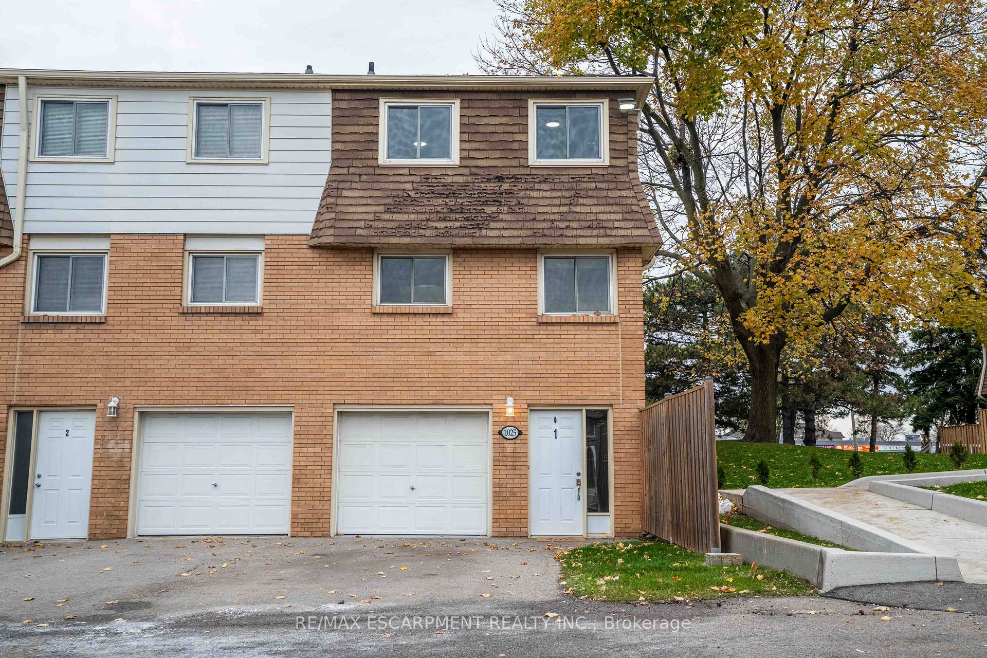 1 - 1025 Upper Gage Avenue, Hamilton, ON, exterior