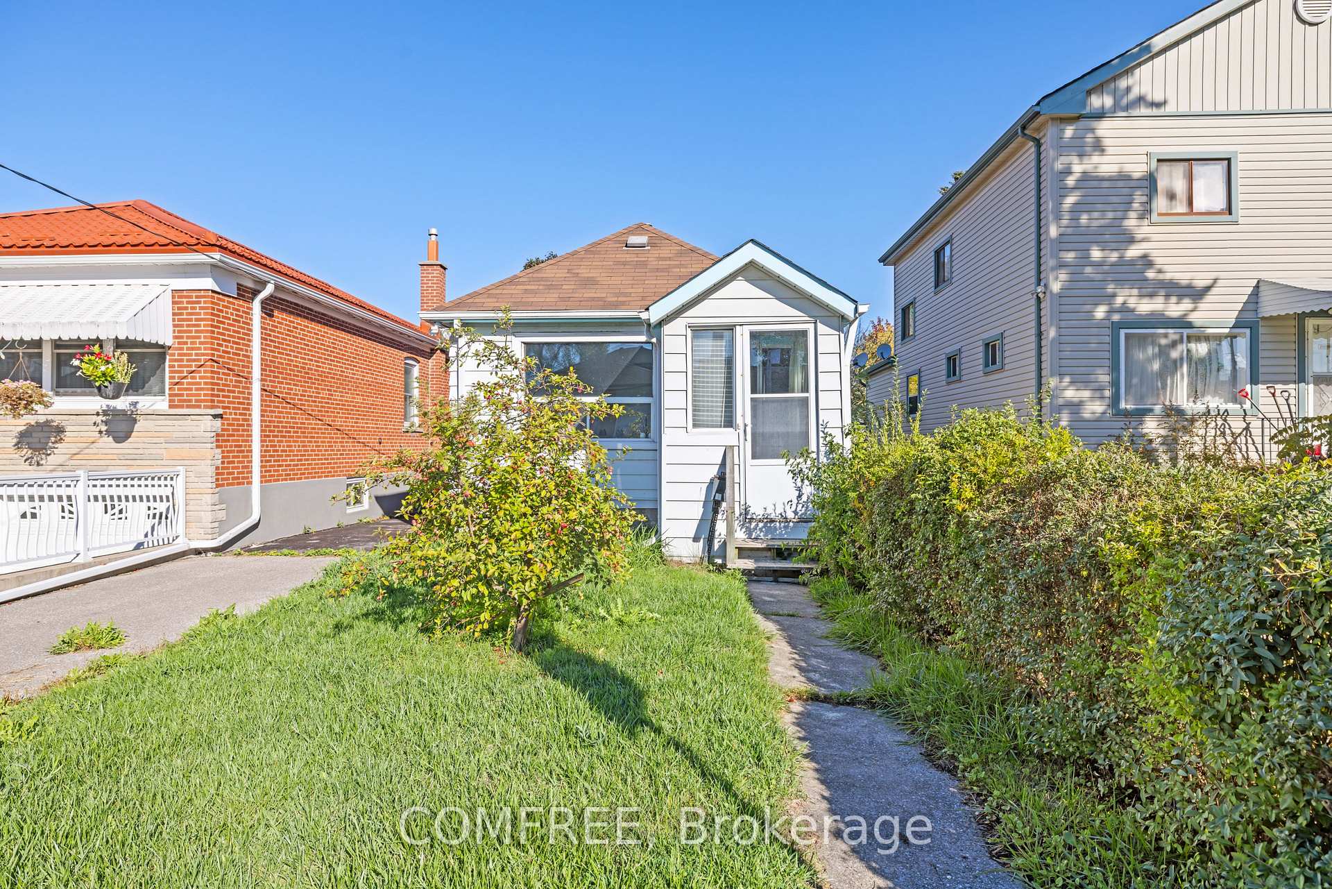 18 Glasgow Avenue, Toronto E04, ON, exterior